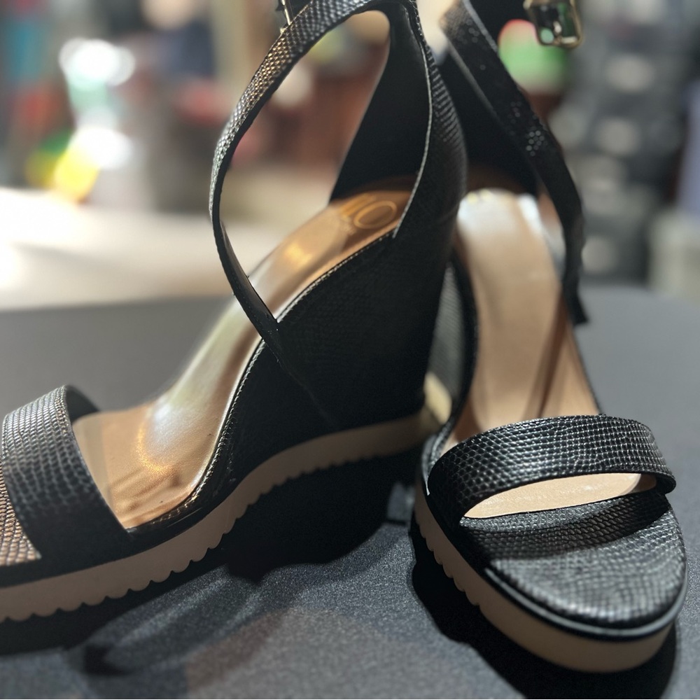 Wedge White Sole Sandals - 10